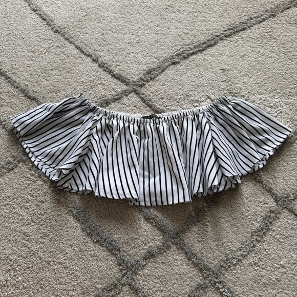 House of Harlow Bree crop top Black and White ruffle stripped off shoulder small - Picture 2 of 11